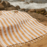 Rankšluostis FOUTA POSITANO (jaune moutarde)