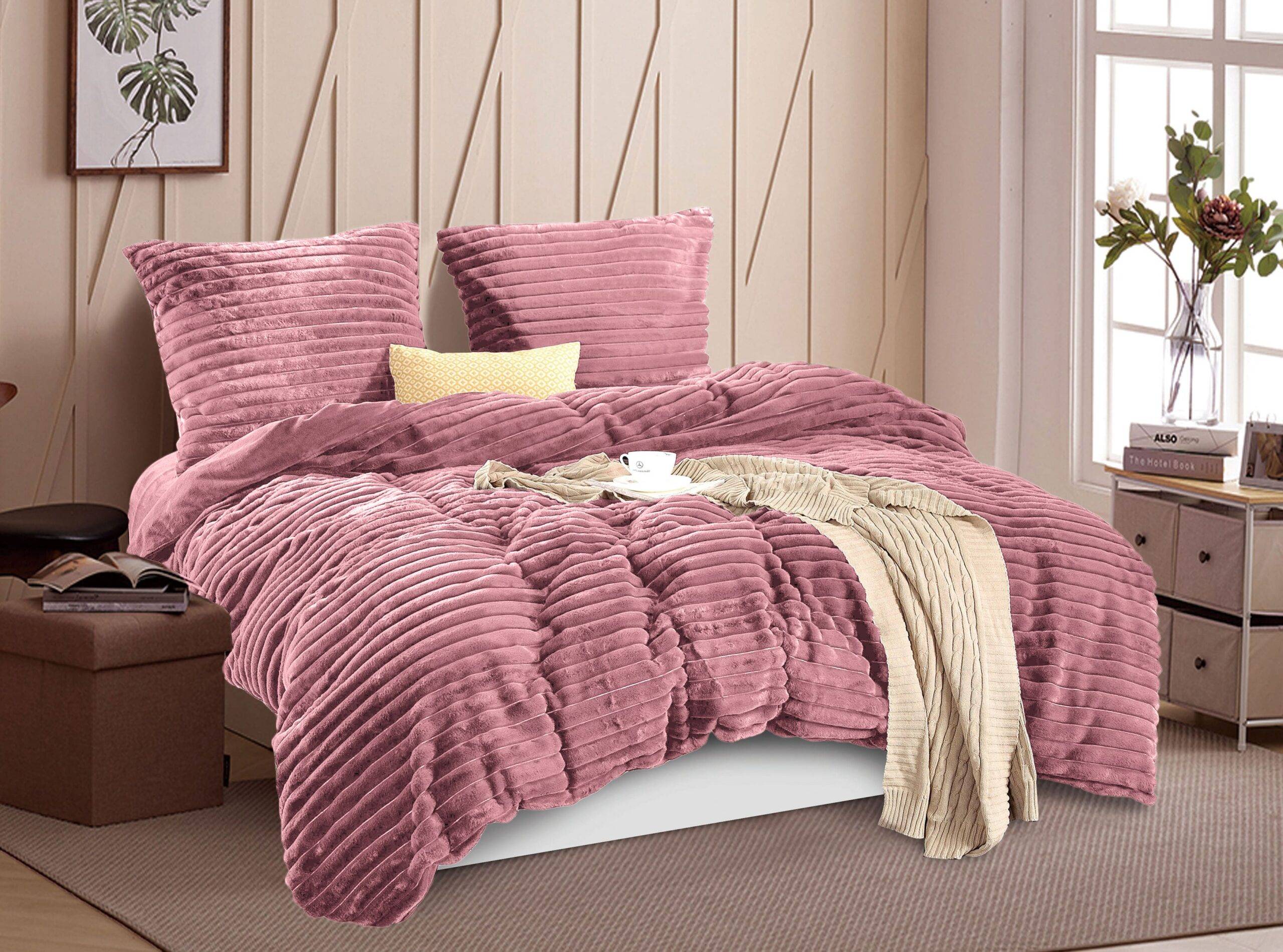 2820玫粉-min Pliušinis patalynės komplektas 160x200 cm (SHW-2820)