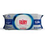 Antibakterinės Fairy Platinum servetėlės su sodos ir baltojo acto formule. Efektyviai valo paviršius ir sunaikina iki 99,9 % bakterijų.